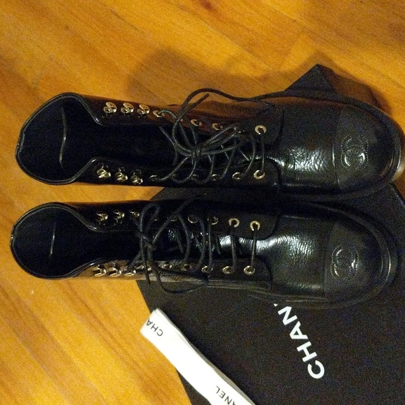 Chanel lace ups boot - Picture 4 of 16